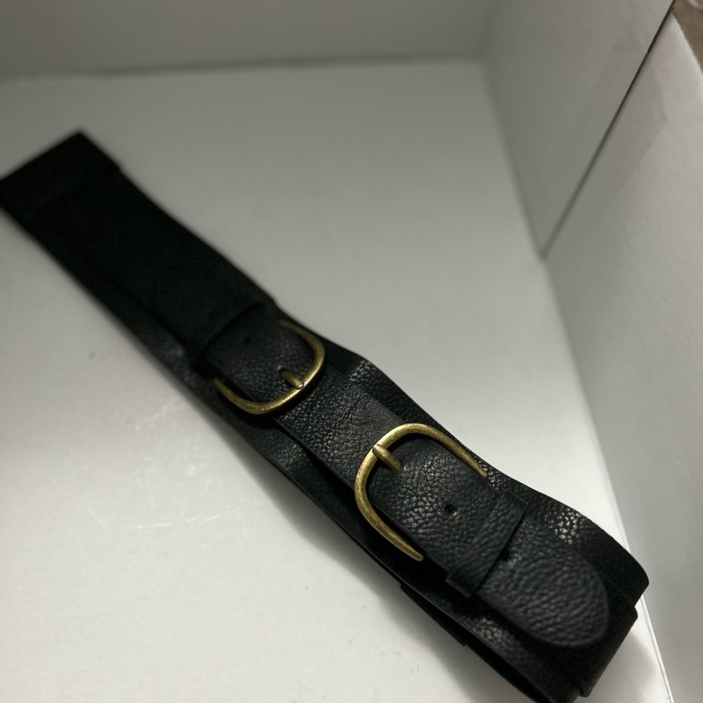 Women’s Black Belt with a Bronze Buckle & snap Closure